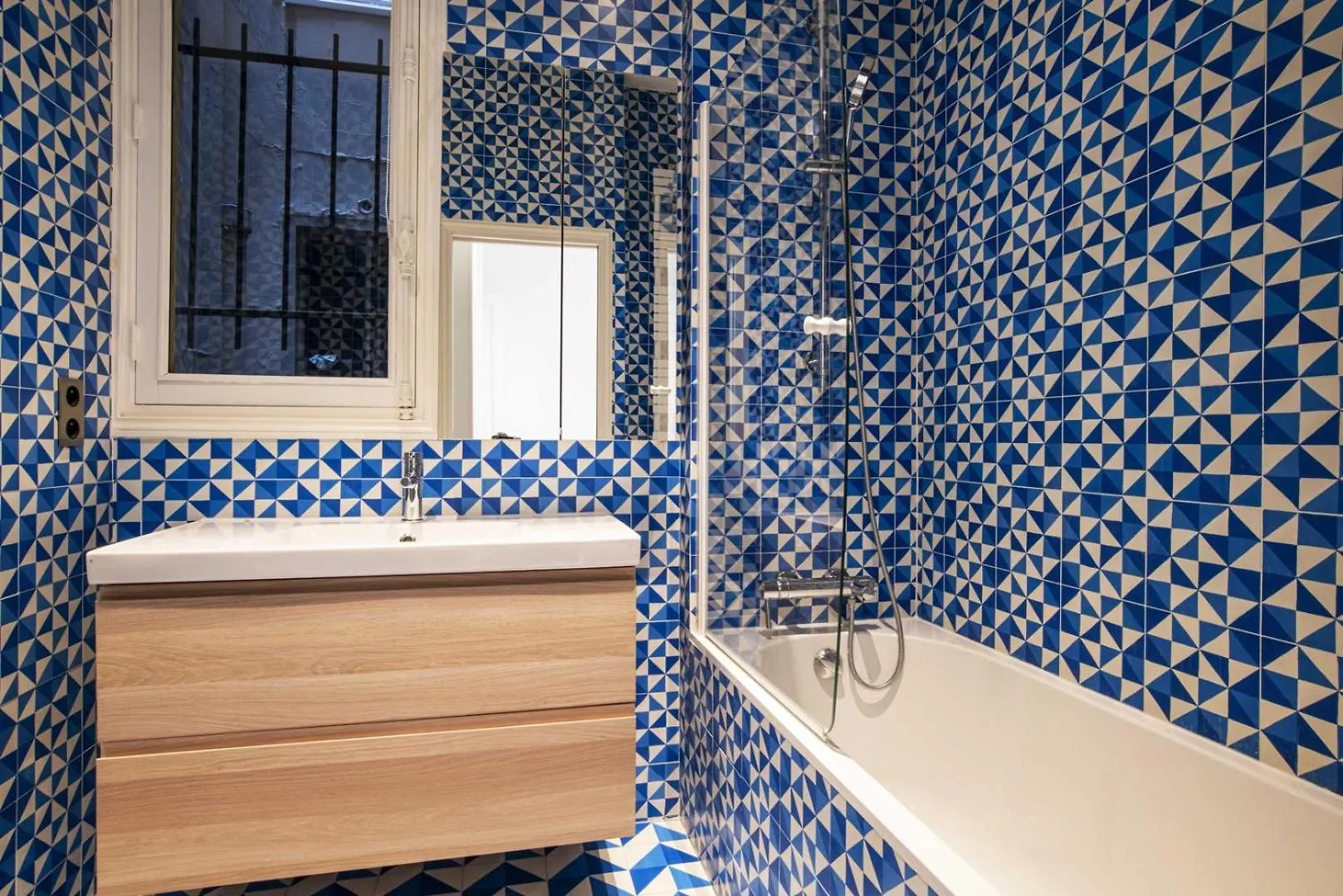 Tiny House St Germain Apartment Paris
